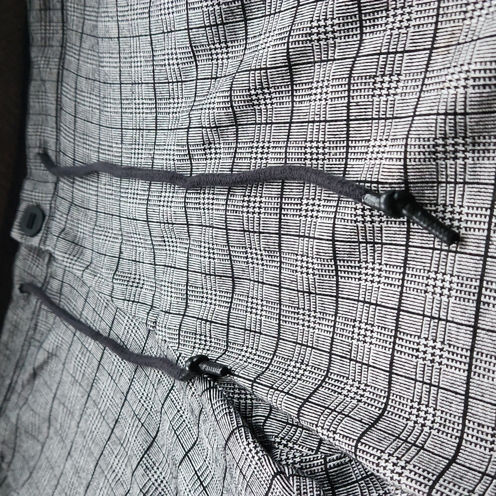 Shorts - Picture 2 of 4